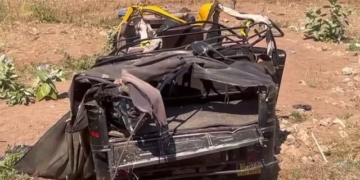 Auto Rickshaw Overturns