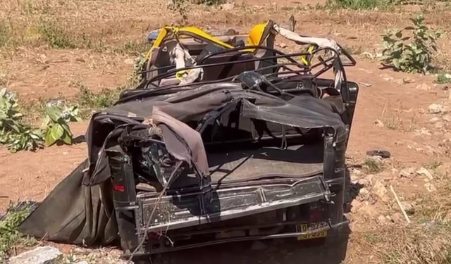 Auto Rickshaw Overturns