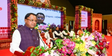 CM Majhi Attends National Youth Day Celebrations at Utkal University