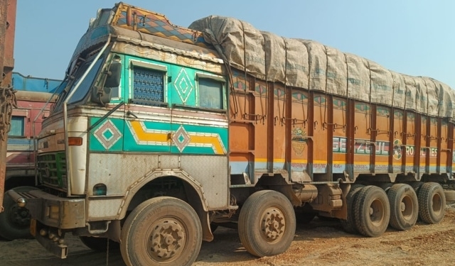 Truck Carrying Betel Nut Seized