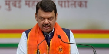 ‘Unacceptable’: Maharashtra CM Devendra Fadnavis Warns BJP Leaders Against Alliances With Congress, AIMIM