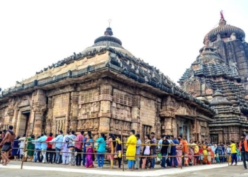 Heavy Footfall at Lingaraj Temple and Other Shaiva Shrines as Odisha Celebrates Maha Shivratri
