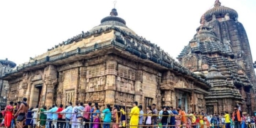 Heavy Footfall at Lingaraj Temple and Other Shaiva Shrines as Odisha Celebrates Maha Shivratri