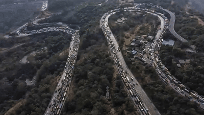 Mumbai–Pune Expressway Gridlocked for Over 30 Hours After Gas Tanker ...