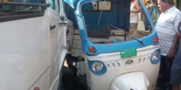 Traveller Hits Battery Auto