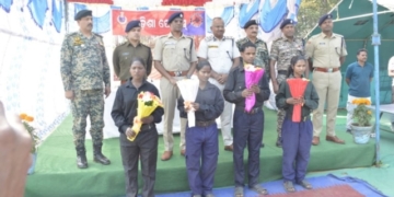 Maoist cadres surrender Kandhamal