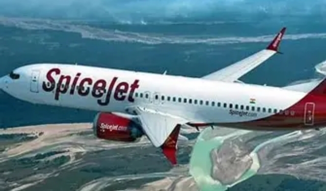 SpiceJet emergency landing Delhi