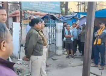 Tea Seller Stabbed to Death