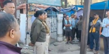 Tea Seller Stabbed to Death