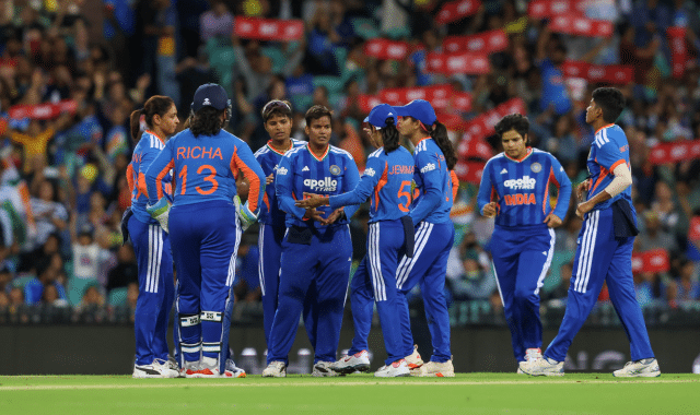 India Women Beat Australia by 21 Runs (DLS) in 1st T20I: Arundhati Reddy’s 4/22 Stars in Sydney