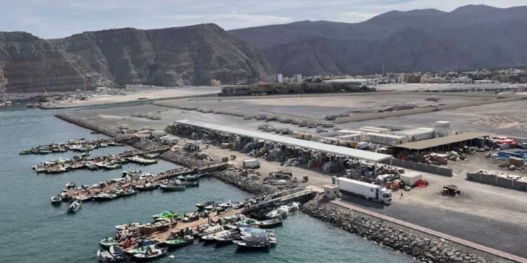 US Drops 5000-Pound ‘Bunker Buster’ Bombs on Iranian Targets Near ...