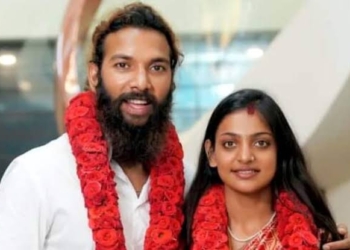 Kumbh Mela Viral Girl Monalisa