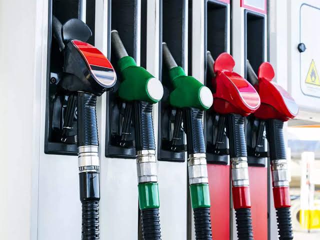 Pakistan Fuel Prices Surge: Petrol Near PKR 460/Litre, Diesel Jumps 54% Amid Global Oil Crisis