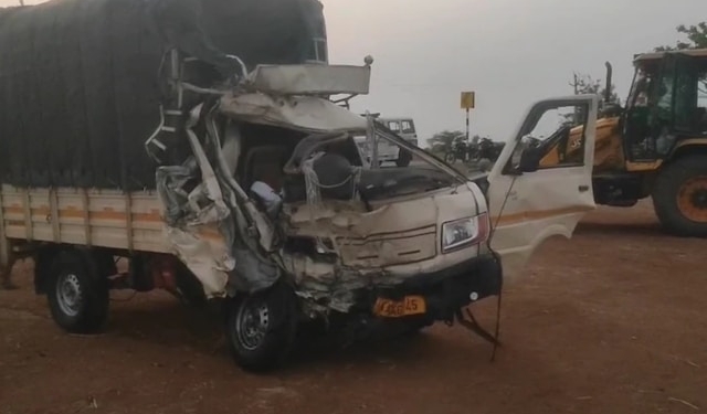 Pick-Up Crashes into Tanker