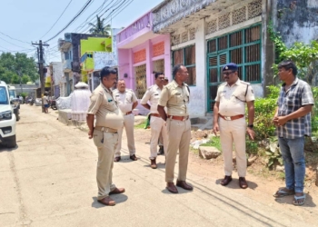 Man Attacked With Sharp Weapons