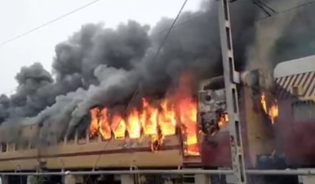 Bihar passenger train fire