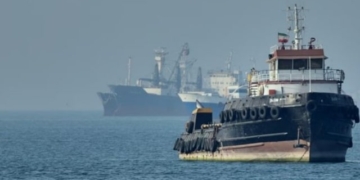 Indian sailor dies in dhow fire