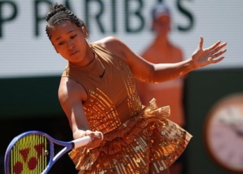 Naomi Osaka gold dress