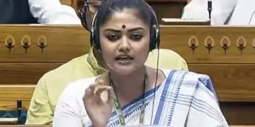 Saayoni Ghosh, Abhishek Banerjee, TMC News, BJP vs TMC, West Bengal Politics, Saayoni Ghosh Death Threat, Kolkata Property Controversy, Suvendu Adhikari, Political News India, Trinamool Congress, Breaking News, Kolkata News, India Politics