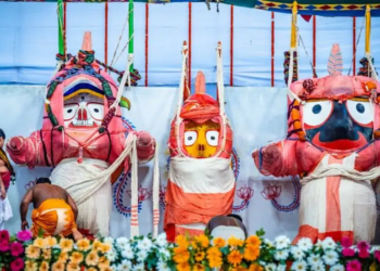 IN PICS | Snana Yatra 2026: Holy Trinity Taken to Snana Mandap in Traditional Pahandi
