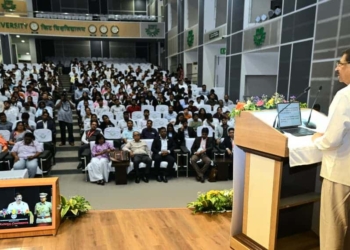 Odisha Governor to CA students