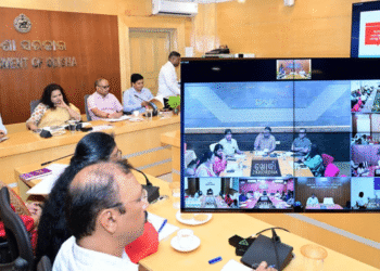 Odisha Chief Secretary meet Collectors