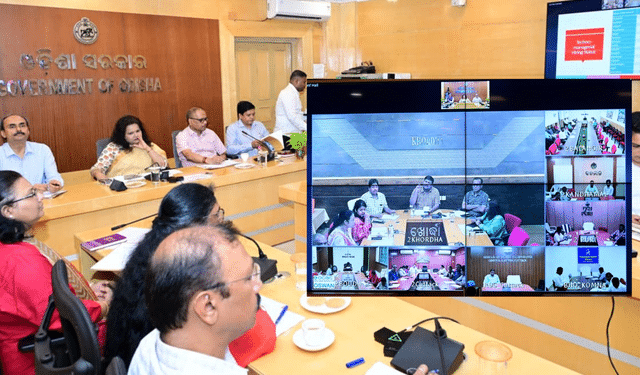 Odisha Chief Secretary meet Collectors