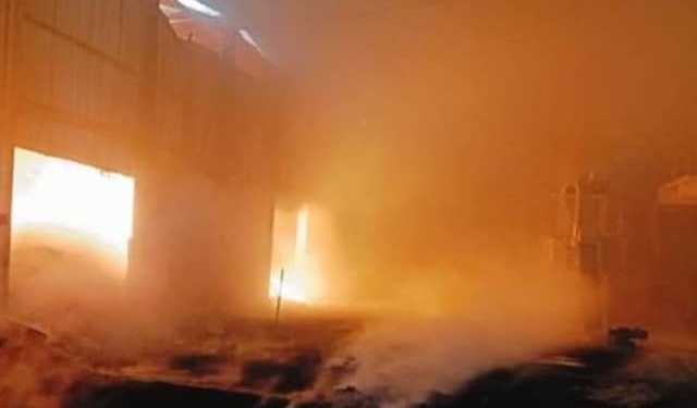 Fire Breaks Out at Oil Factory