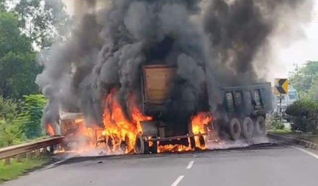 Sundargarh trailer collision