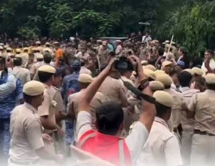 CJP Parliament March Turns Chaotic as Police Use Force to Stop Protesters Near Parliament