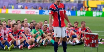 Haaland leads ‘Viking Row’ celebration after Norway secures first-ever FIFA WC QF seat