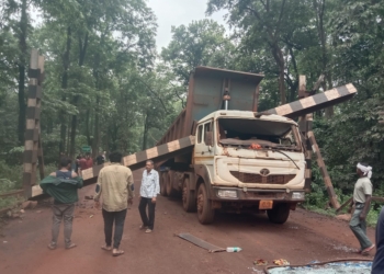 Truck Collides with Railway Gate