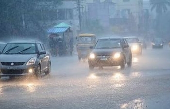 Odisha Weather: IMD Issues Red Alert for Six Districts as Low-Pressure Area Triggers Heavy Rainfall