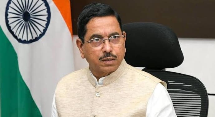 Pralhad Joshi Takes Charge as Union Education Minister a Day After Dharmendra Pradhan's Resignation