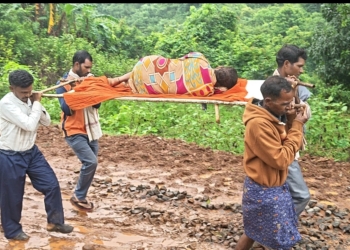 Kalahandi pregnant woman carried on stretcher