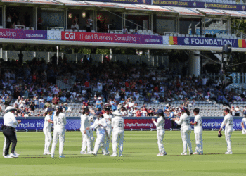 Tammy Beaumont retirement guard of honour
