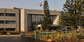 ISRO bomb threat