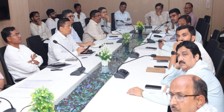Prithviraj Harichandan reviews road projects Bhubaneswar