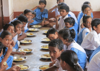 Odisha Expands Mid-Day Meals to Secondary Schools Under Mukhyamantri Poshan Yojana | Rs 4,224 Crore for 57.41 Lakh Students Over 5 Years