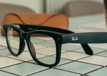 Meta glasses