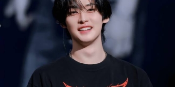 Stray Kids Lee Know