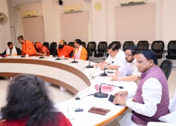 CM Majhi Reviews Development of Gobardhan Peeth and Swargadwar Beach; Stresses Permanent Solution to Land Issues