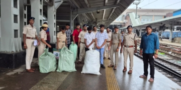 ganja smuggling Bhubaneswar railway station