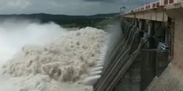 Hirakud Dam gate closure