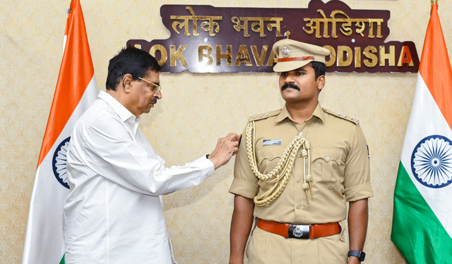 Anugu Shiva Maruthi Reddy ADC Odisha Governor