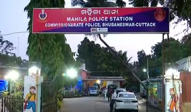 rape accused escapes custody