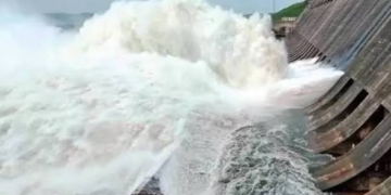 Hirakud Dam floodwater discharge