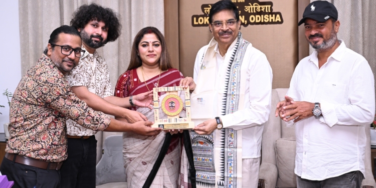 Lahari team meets Odisha Governor