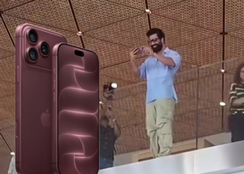 Vicky Kaushal Unboxes New iPhone 18 At Mumbai Apple Store