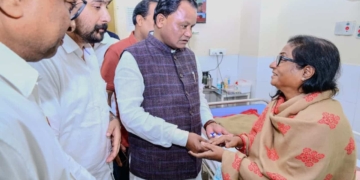 Odisha CM visits Speaker at AIIMS